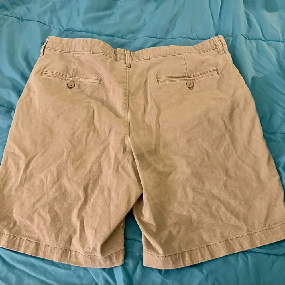 Men’s Khaki Shorts. Size 38